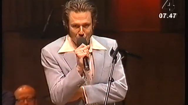 Carl Johan Vallgren tar emot August priset 2002 смотреть онлайн