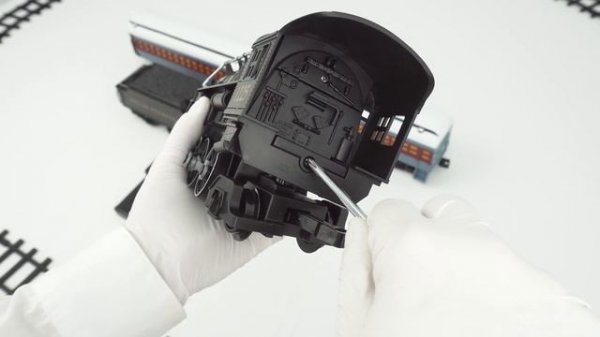 Lionel The Polar Express Battery-powered Train Set Unboxing & Review