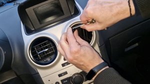 Remove and Install the Opel Vauxhall Corsa D Air Vent Grill