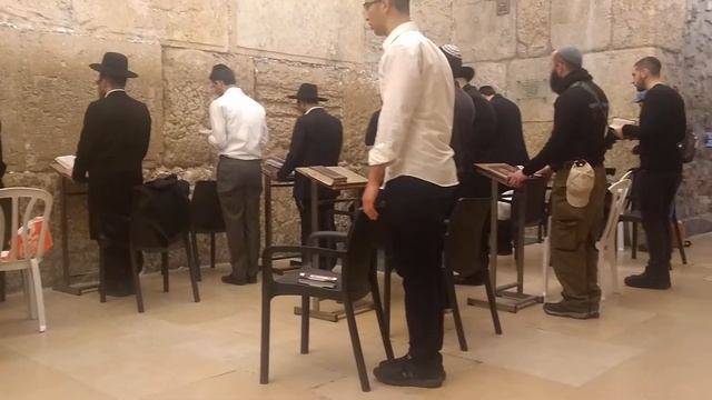 Kotel 8 - Interior - Soldado - Jerusalén смотреть онлайн