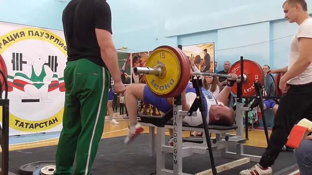 Грунтов Виктор, 205 кг жим бэ, Абсолютный победитель М-1 (40-49 лет) смотреть онлайн