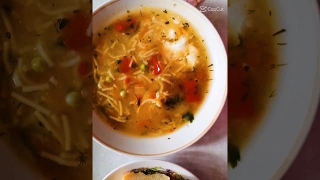 Готовим  суп с зеленым горошком и лапшой