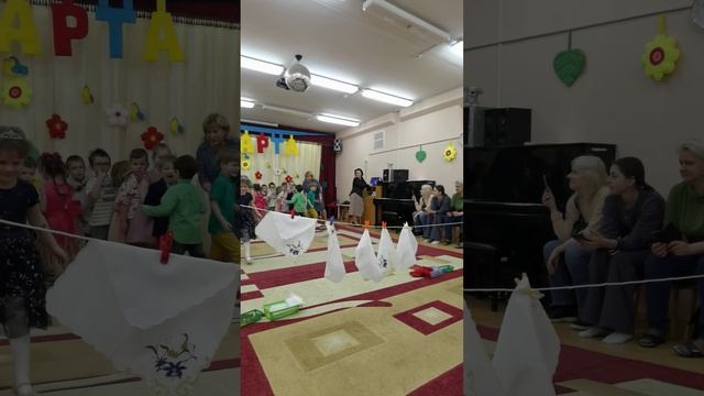 Утренник в детском саду Ладушки. Лицей Лидер 1560 (2) смотреть онлайн