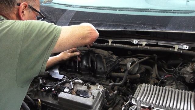 Toyota Sienna Knock Sensor Replacement смотреть онлайн