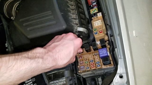 2001 Toyota Avalon AC fuse and relay location смотреть онлайн