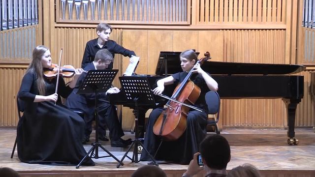 Rachmaninoff Trio élégiaque No. 1 смотреть онлайн