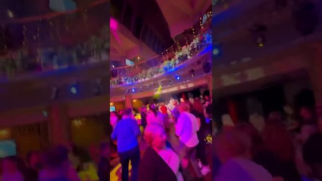 Ресторан Dream City, дискотека СССР, Рома Жуков, гр.Сладкий сон, гр. Каролина, Макс магнитофон