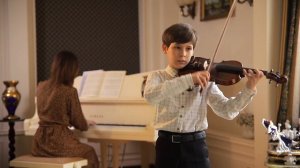 Георгий Якуткин,10 лет, скрипка.                               Н.Бакланова - "Хоровод"