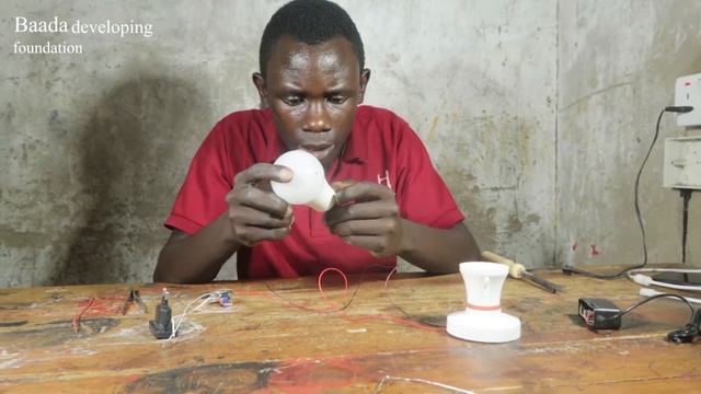 Simple Invertor 1.5V DC  To 220V AC