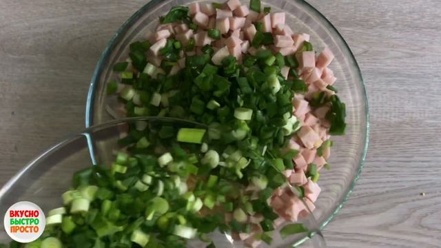 КОГДА ГОСТИ НА ПОРОГЕ. Вкусный и простой САЛАТ С ВЕТЧИНОЙ (рецепты на праздничный стол) смотреть онлайн