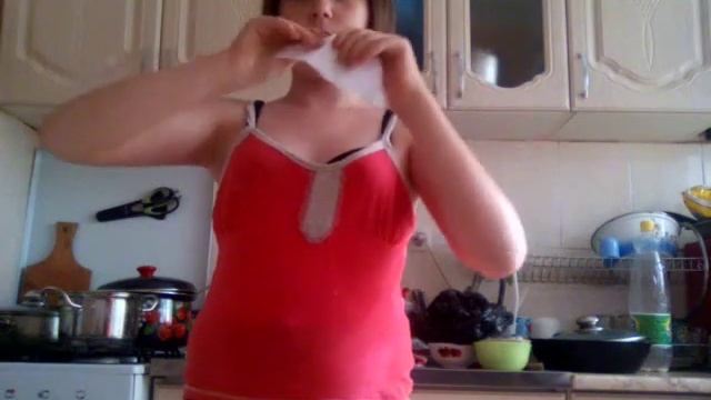 Рву бумагу( видео наоборот)???? смотреть онлайн