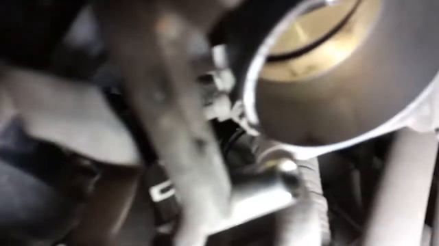 Чистим дроссельную заслонку на Suzuki SX4 ч.1 смотреть онлайн