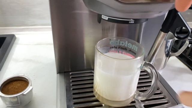 Кофеварка Bork C700 вспенивание молока смотреть онлайн