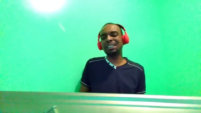 Dancing On My Own смотреть онлайн