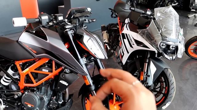 2020 Duke 390 vs RC 390 смотреть онлайн