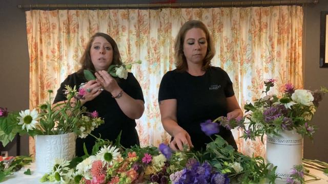 Designing With An Idiot: Creating A Centerpiece With Bulk Flowers