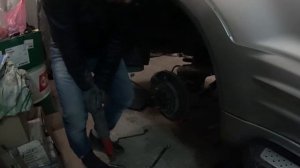 Замена задних амортизаторов на паджеро 3