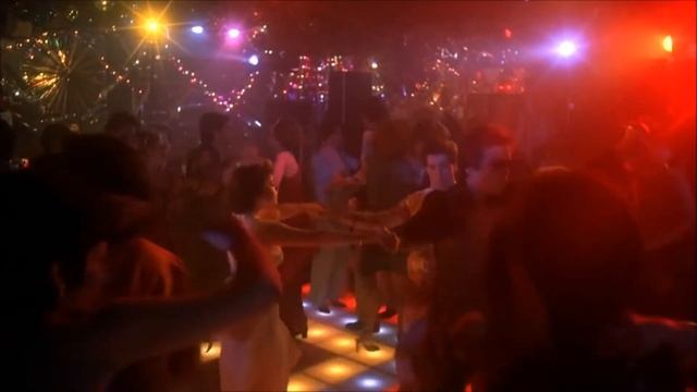 Travolta Dancing Merengue смотреть онлайн