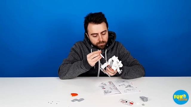 РОБОТ-КОНСТРУКТОР! Собери своего меху и наблюдай, как он двигается! смотреть онлайн