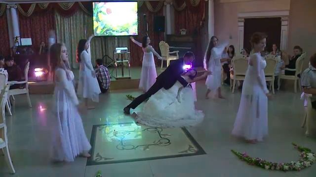 наш восхитительный первый танец смотреть онлайн