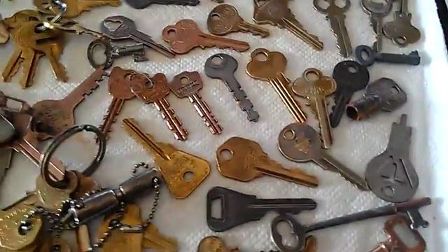 What should I do with these old keys ? смотреть онлайн