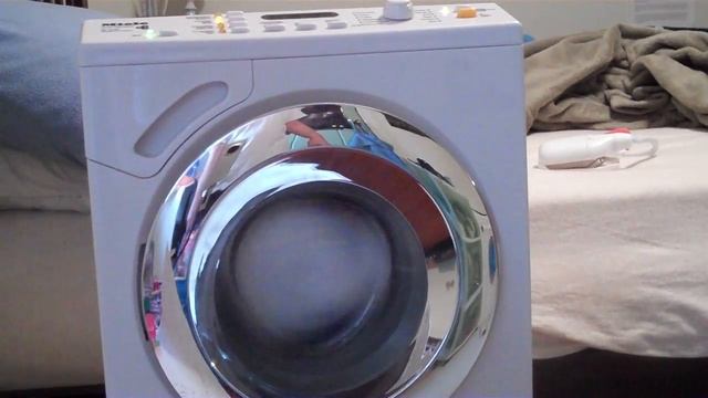 Miele Softtronic W 4146 Toy Washing Machine Demo смотреть онлайн