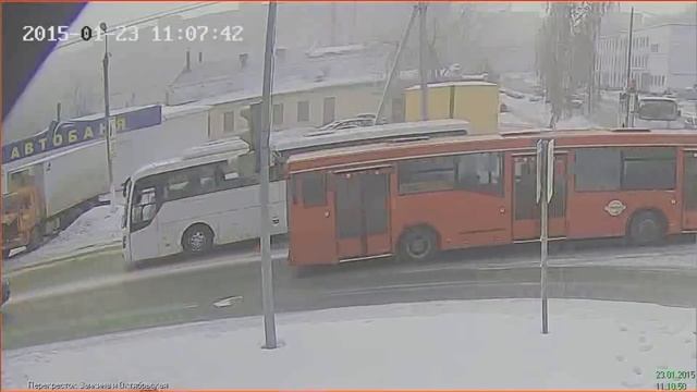 Видео зеленодольского инкассатора с камеры наблюдения смотреть онлайн