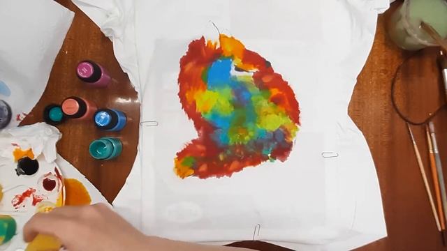 Как расписать футболку. Рисуем на футболке лису. Рисуем на ткани. Рисуем лису на футболке. смотреть онлайн