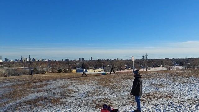 Красивый вид на город Виннипег, крутая горка для всей семьи, магазины с матрасами в Виннипег смотреть онлайн