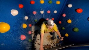 100 КНОПОК и только ОДНА ТЕБЯ СПАСЕТ !