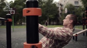 Энциклопедия WORKOUT. Подтягивания обратным хватом.