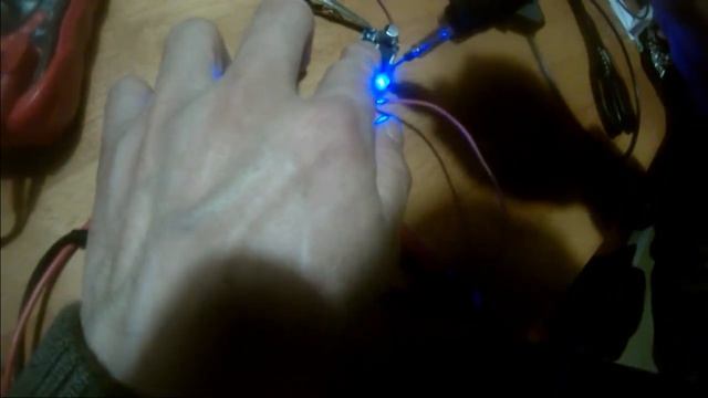 How to step down 12 volts battery to 9 and 6 volts for Arduino UNO R3? смотреть онлайн