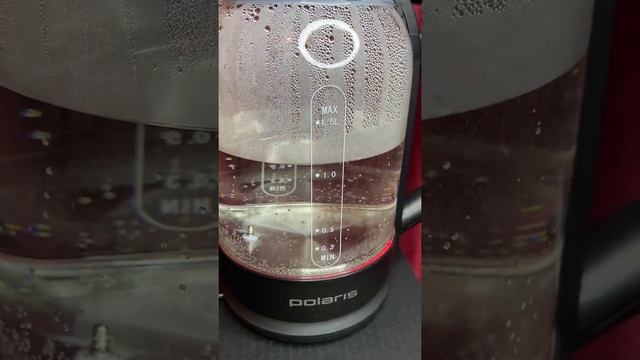 Электрический чайник Polaris PWK 1720CGLD WIFI IQ Home Включение и кипячение воды