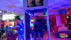 Вершина: детские виар очки\виртуальная реальность на американских горках,Миша играет на виар очках