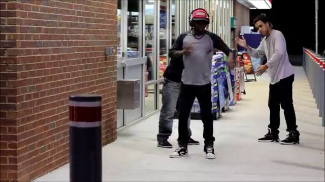 Incredible Headphones! (Dubstep)