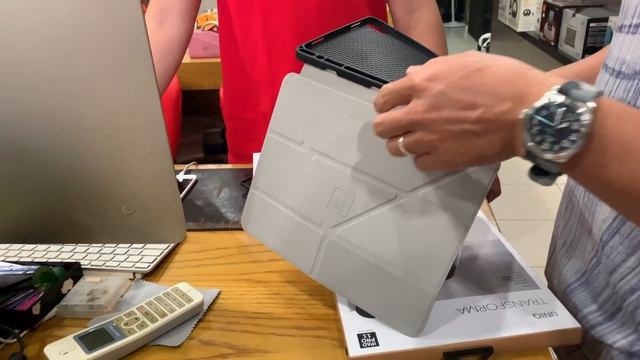 Bao da USA Uniq iPad Pro 11inch & iPad Pro 12.9 inch hàng xịn giá rẻ tại www.iCenter.vn смотреть онлайн