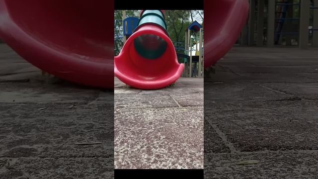 горка пожиратель сожрала маму #shorts смотреть онлайн