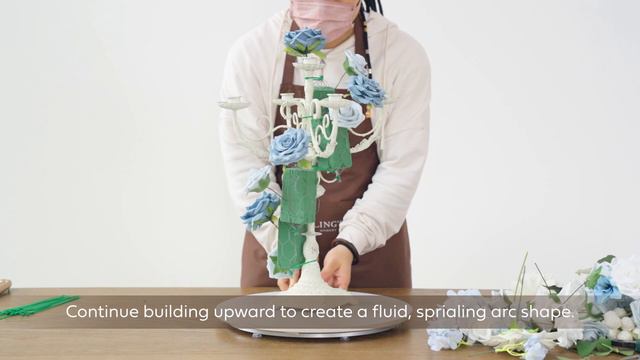 Ling's Moment | DIY Dusty Blue & Navy Elegant Floral Candelabra Arrangement смотреть онлайн