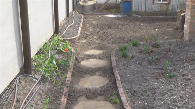 Дорожка из срезов акации - Уложенные срезы смотреть онлайн