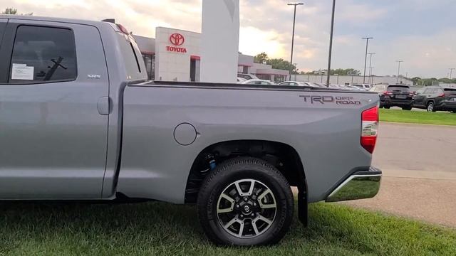 2021 Toyota Tundra SR5 TRD OFF ROAD 2WD смотреть онлайн