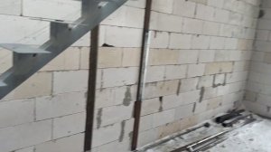 Такую лестницу вы ещё не видели. Лестница из трубы 100 на 100 на второй этаж. Своими руками.