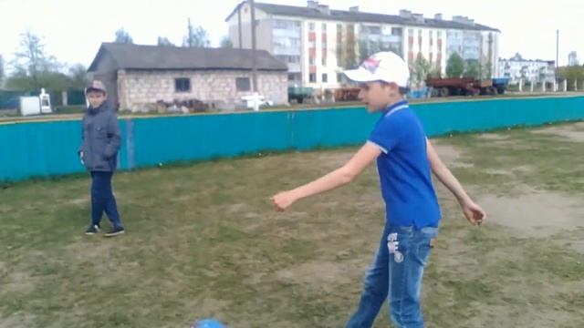 Бьём в ворота ! и играем в футбол ! с наказанием !!! смотреть онлайн