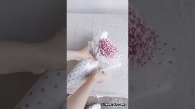 Baby's-breath Flower Arrangement That Looks Like an Ice Cream смотреть онлайн