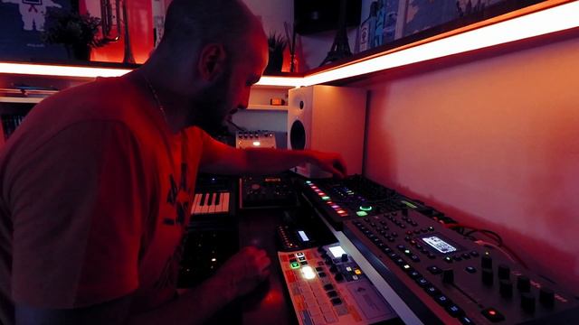 Ambient Jam - NDLR / Wavestate / Micromonsta2 / Peak / Microfreak смотреть онлайн