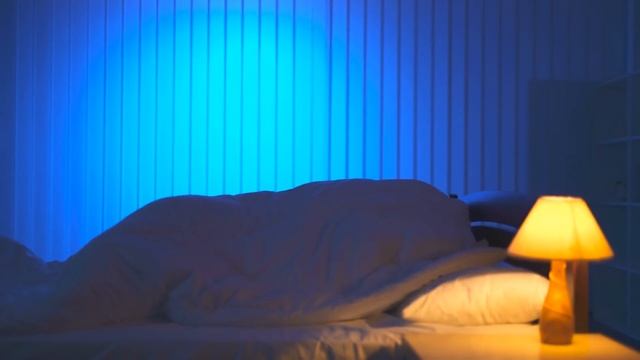 Муж неожиданно узнал, что новорожденные близнецы его жены от двух разных мужчин... смотреть онлайн