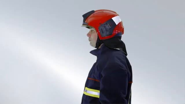 Шлем пожарного Dräger HPS 7000: подгонка, надевание, проверка смотреть онлайн