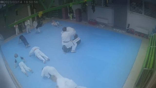 Элементы акробатики в карате. КАЙМАН! смотреть онлайн