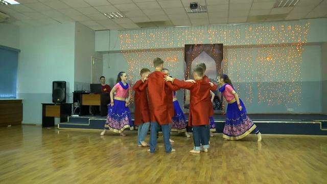 Коллектив индийского танца "ЛОТОС" ,"Cham Cham" смотреть онлайн