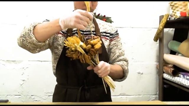 Сборка пивного букета от Look at flowers смотреть онлайн