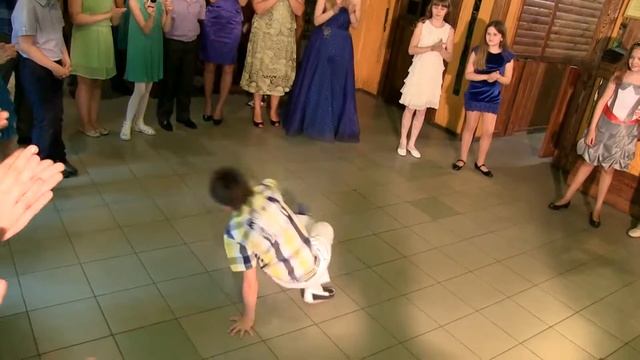 Танцевальный номер от Максима смотреть онлайн